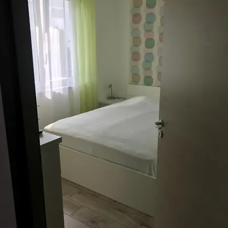 Adi シオーフォク